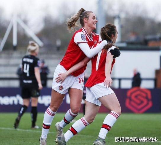 巴黎男足三冠王称雄，阿森纳女足欧冠逆转封后，2025金球奖俱乐部奖项看点十足