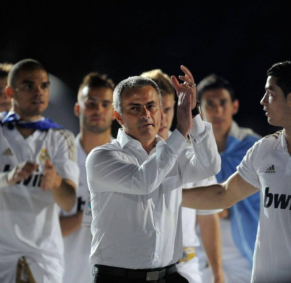 7分差距+欧冠绝境！穆里尼奥的本菲卡生涯，只剩10天决定去留